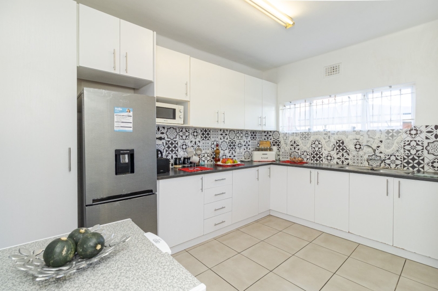 2 Bedroom Property for Sale in Fairfield Estate Western Cape